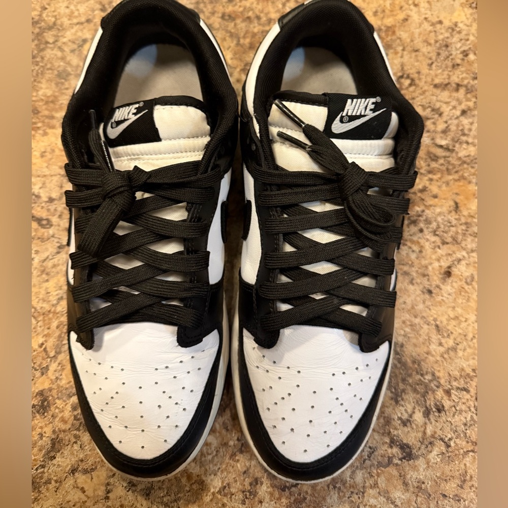 Nike Men's Dunk Low. Size 10
